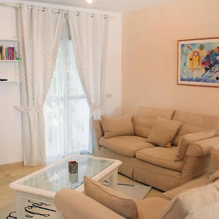 3 Bedroom Amazing In Nyaraló Estepona